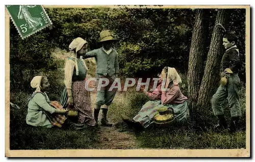 Cartes postales Folklore Enfants Costumes