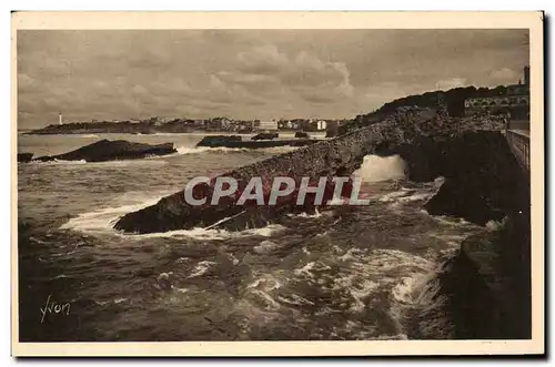 Ansichtskarte AK La douce France Cote Basque Biarritz La Roche Percee Et Le Cap Saint Martin