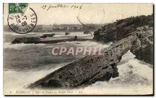 Cartes postales Biarritz Effet De Vagues Au Rocher Perce