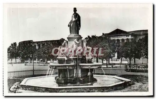 Cartes postales Nimes La Fontaine Pradier Place de l&#39Esplanade