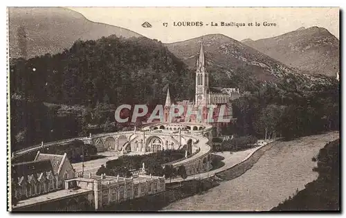 Cartes postales Lourdes La Basilique et le Gare