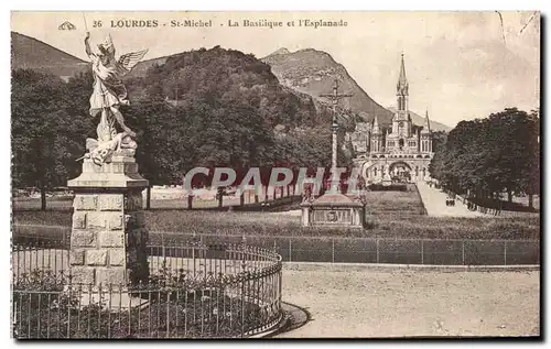 Cartes postales Lourdes st Michel La Basilique et l&#39Esplanade