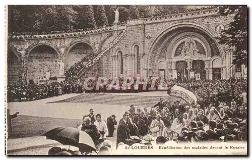 Ansichtskarte AK Lourdes Benediction des malades Devant le Rosaire