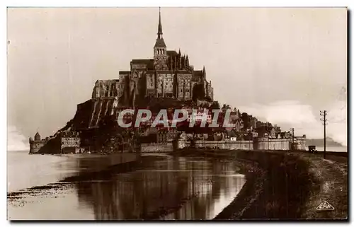 Ansichtskarte AK Le Mont Saint Michel Vue prise de la Digue par grande maree