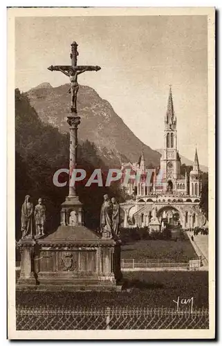 Ansichtskarte AK Lourdes La Basilique Et Le Calvaire Breton