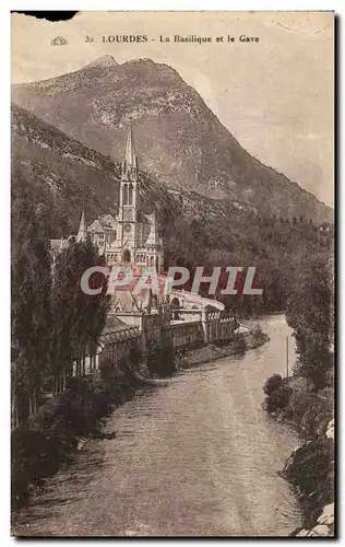 Cartes postales Lourdes la Basilique et le Gave