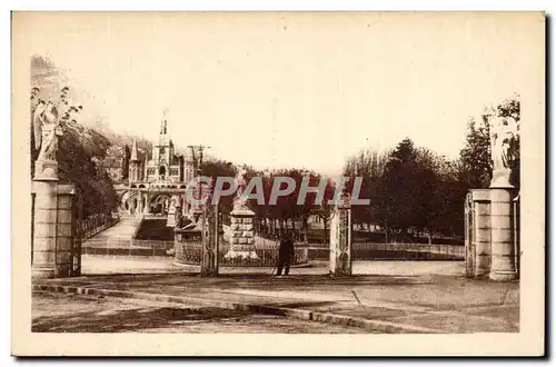 Cartes postales Lourdes Entree de l&#39Esplanade