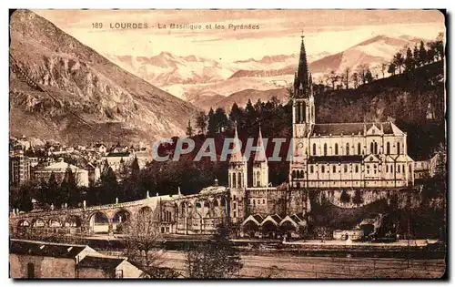 Cartes postales Lourdes La Basilique et les Pyrenees