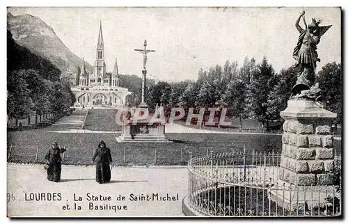 Ansichtskarte AK Lourdes La Statue de Saint Michel et la Basilique