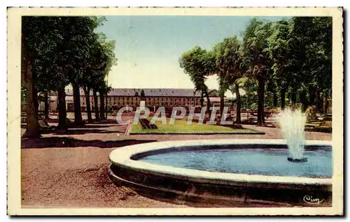 Cartes postales Tarbes Les Jardins Et La Caserne