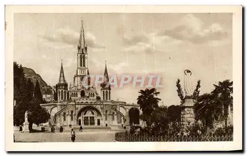 Cartes postales Lourdes La Basilique et la vierge couronnee