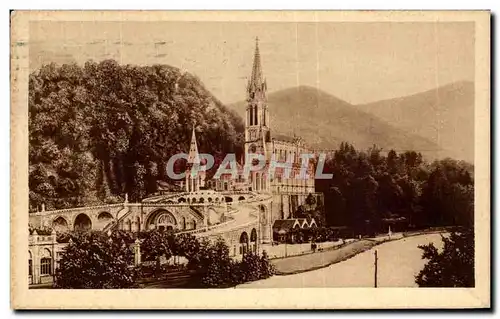 Cartes postales Lourdes La Basilique et les Plscines