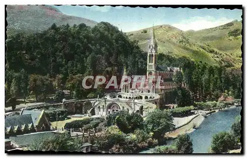 Cartes postales Lourdes La Basilique et le Gave