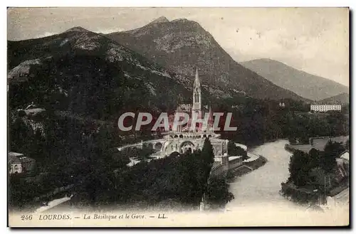 Cartes postales Lourdes La Basilique et le Gave