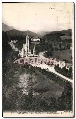 Cartes postales Lourdes La Basilique et l&#39Esplanade
