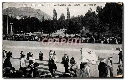 Cartes postales Lourdes La Procession du Saint Sacrement