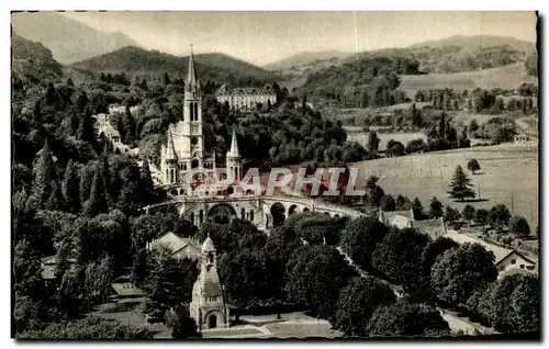 Ansichtskarte AK Lourdes La Basilique vue du Chateau Fort