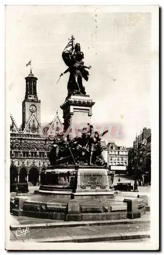 Ansichtskarte AK Saint Quentin Le monument de la Defense Et l&#39Hotel de Ville