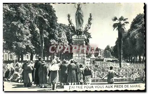 Cartes postales Lourdes La Vierge Couronnee