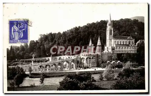 Ansichtskarte AK Lourdes La Basilique et le Calvaire