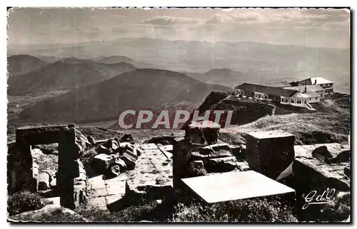 Cartes postales L&#39Auvergne Sommet du Puy de Dome Ruines du Temple de Mercure et chaine des Puys Sud