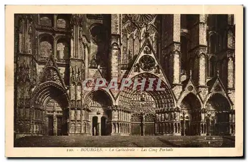 Cartes postales Bourges La Cathedrale Les Cinq Portails
