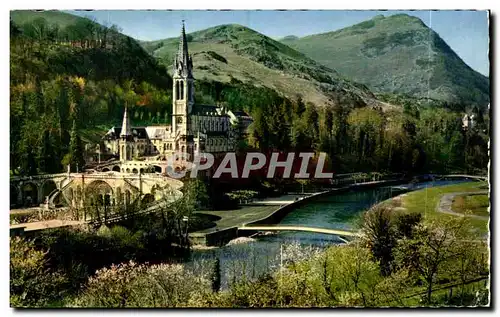 Cartes postales moderne Lourdes La Basilique Le Gave Et Les Nouveaux Ponts Inaugures