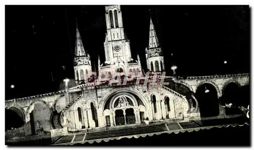 Cartes postales moderne Lourdes La Basilique Illuminee