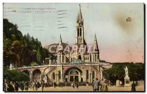 Cartes postales Lourdes Et La Basilique