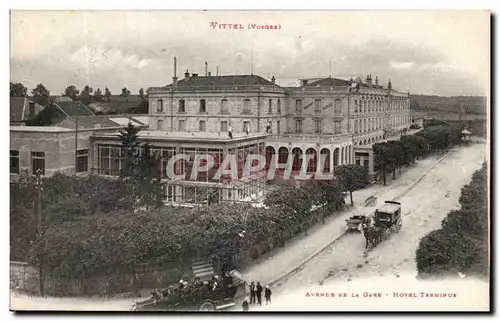 Cartes postales Vittel Avenue de la gare Hotel Terminus