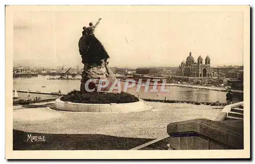 Ansichtskarte AK Marseille Le Pharo Monument aux Heros de la Mer et la Cathedrale