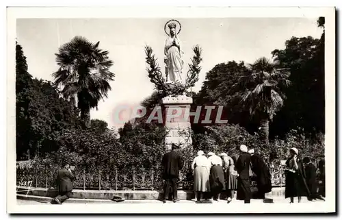 Cartes postales Lourdes La Vierge Couronnee