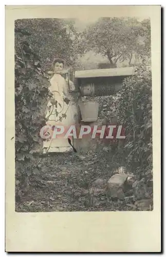 CARTE PHOTO Femme au puits Folklore