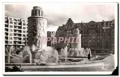 Cartes postales Paris En Flanant Les fontaines de la porte de St Cloud