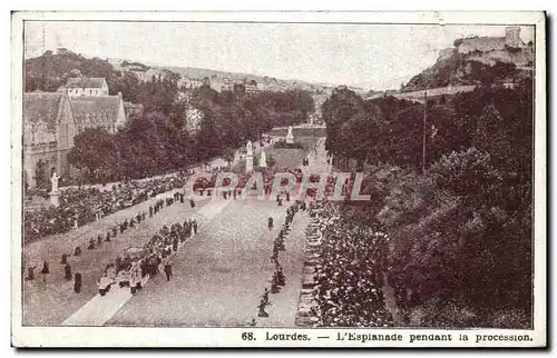 Ansichtskarte AK Lourdes L&#39Esplanade Pendant La Procession