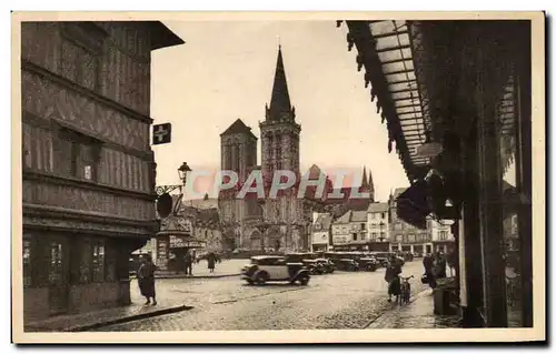 Cartes postales Lisieux L&#39Eglise Saint Pierre et Vieille maison