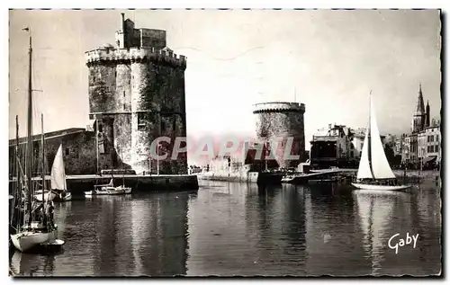 Cartes postales La Rochelle Les Tours et L&#39Entree du Port