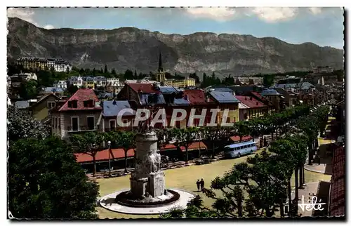 Cartes postales Aix les Bains Square Monument aux Morts et rue de Geneve