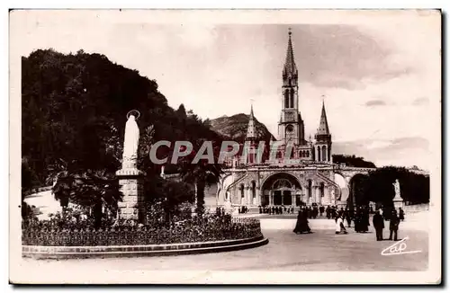 Cartes postales Lourdes La Basilique et la Vierge Couronnee