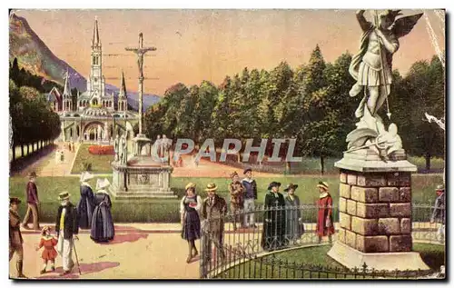 Cartes postales Lourdes L&#39esplanade et Saint Michel