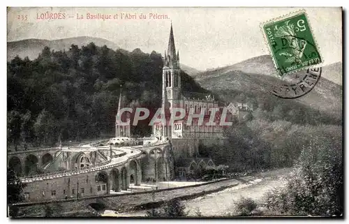 Cartes postales Lourdes La Basilique Et l&#39Abri Du Pelerin