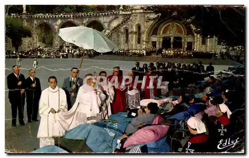 Cartes postales moderne Lourdes La Basilique Benediction des malades