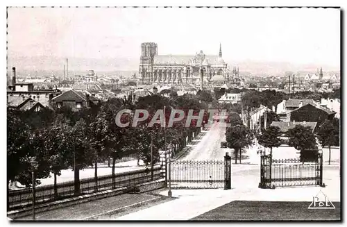 Ansichtskarte AK Reims Vue Generale Prise Des Caves Pommery Et La Cathedrale