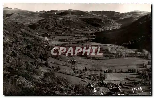 Cartes postales Salers Panorama sur la vallee du Rat et de Fontages