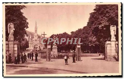 Ansichtskarte AK Lourdes Entree De L&#39Esplanade