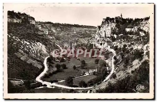 Ansichtskarte AK Rocamadour Vue generale Les lacets de la route de Cahors