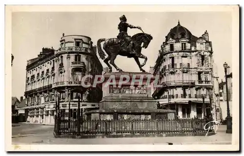 Cartes postales Orleans La Place Du Martrai Et La Statue De Jeanne d&#39Arc