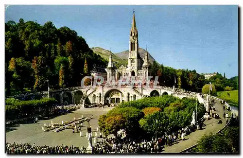 Cartes postales Lourdes Les Malades assistant au Chemin de Croix