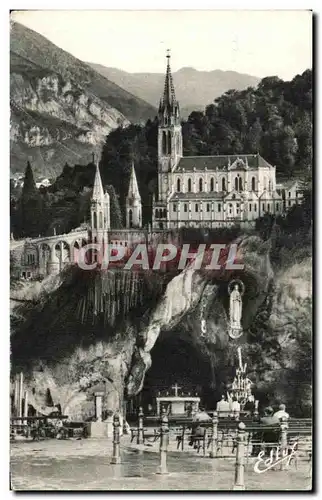 Cartes postales Lourdes La Basilique et la Grotte Miraculeuse