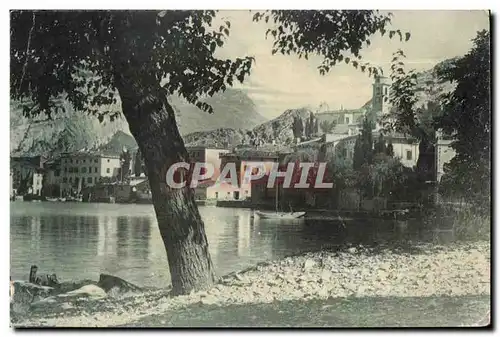 Cartes postales Village au bord de l&#39eau